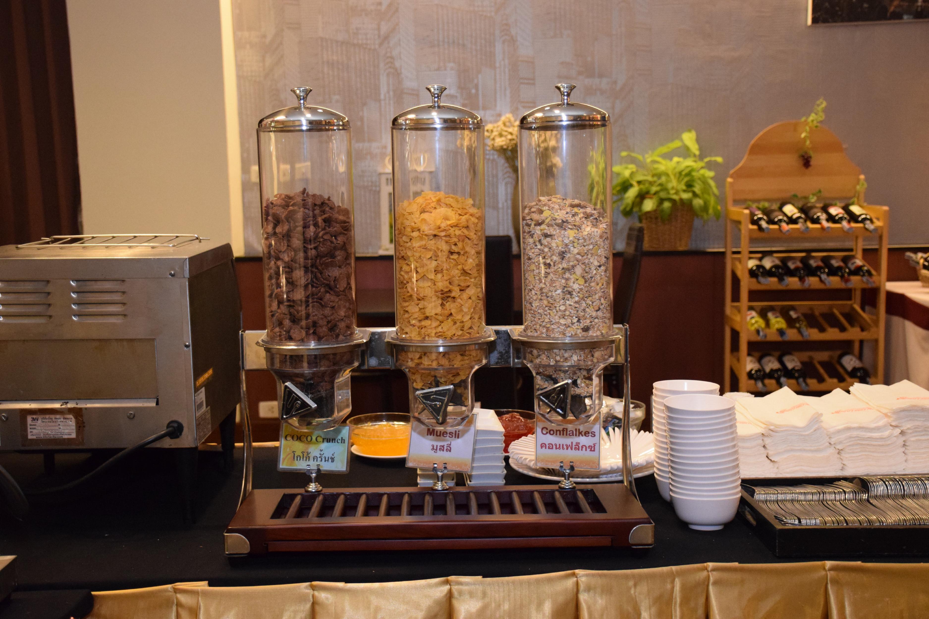 The Color Living Hotel Samut Prakan Luaran gambar